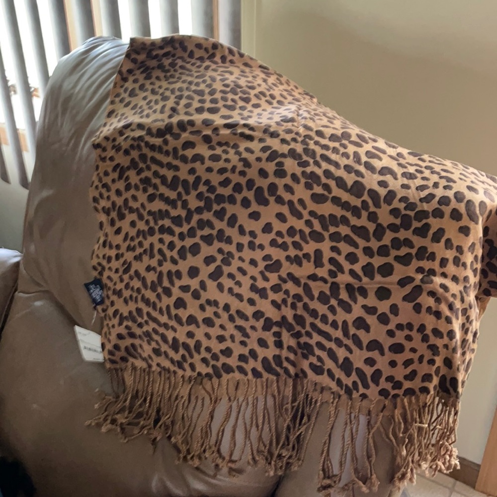 Leopard print fringe pashmina
